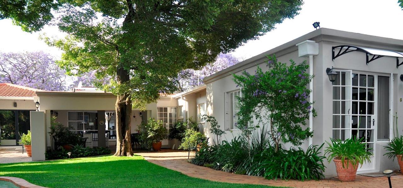 Rosebank Lodge Guesthouse By Claires Johannesburg Exteriér fotografie